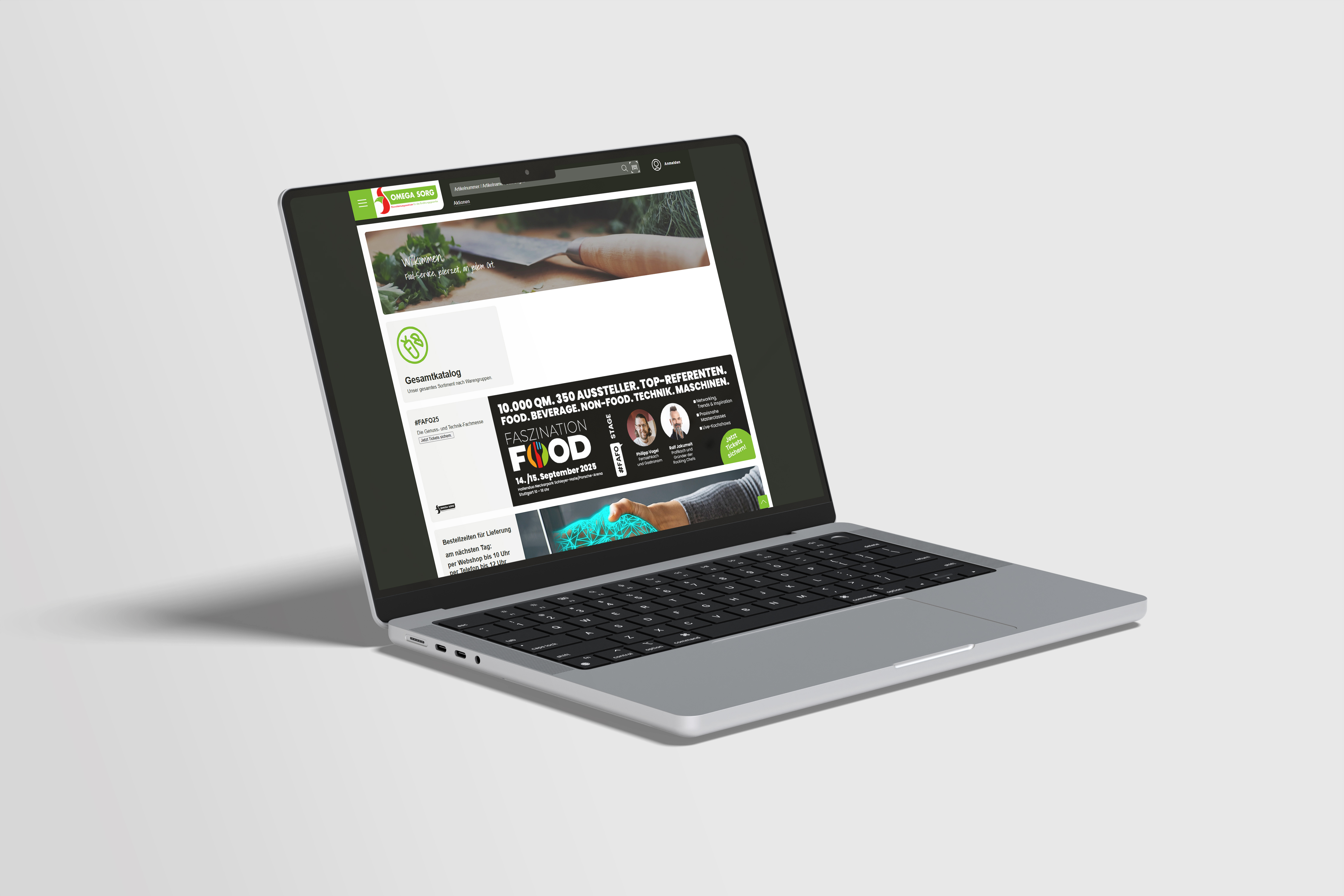 Laptop und Tablet mit geöffnetem Webshop Laptop und Tablet mit geöffnetem Webshop